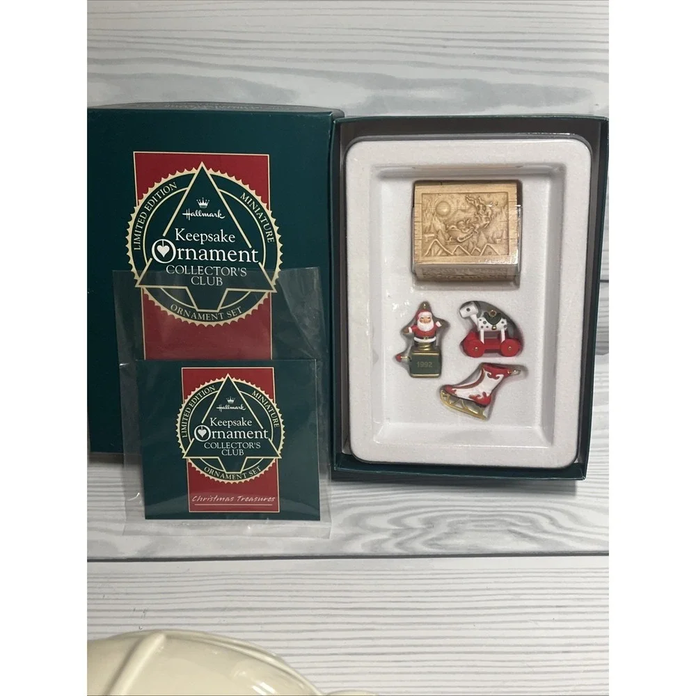 Hallmark Keepsake‎ Mini Ornament Christmas Treasures Collectors Club 1992 -1